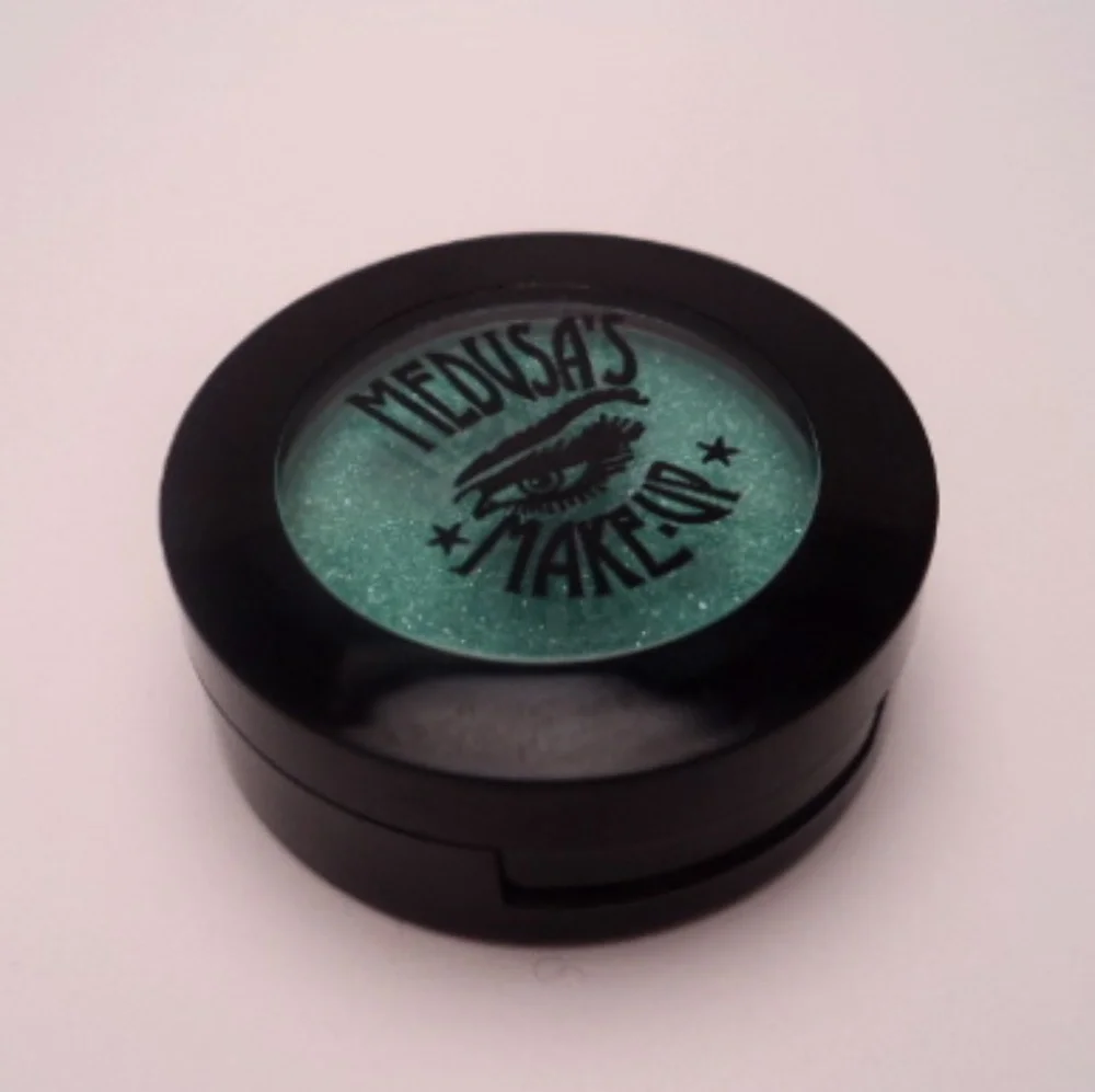 ❇️🧚‍♀️ELECTRO GREEN Medusa Makeup DISCONTINUED shadow NWT